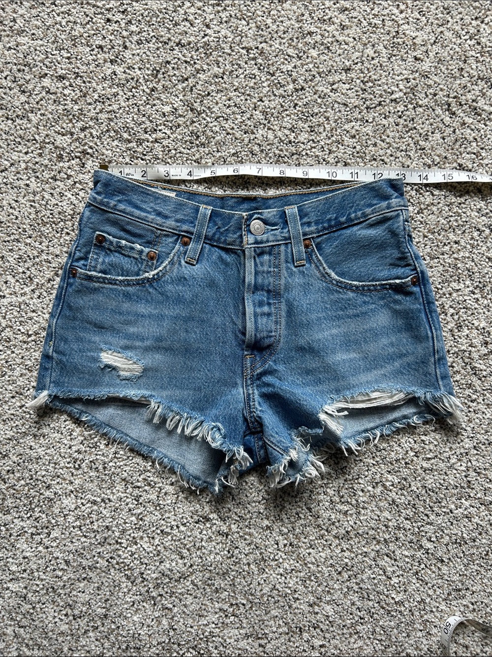 Vintage Levi’s High Rise Cream Cutoff Denim Shorts | Size 24